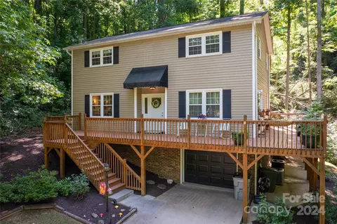 811 Chesterfield Cir, Lenoir, NC 28645