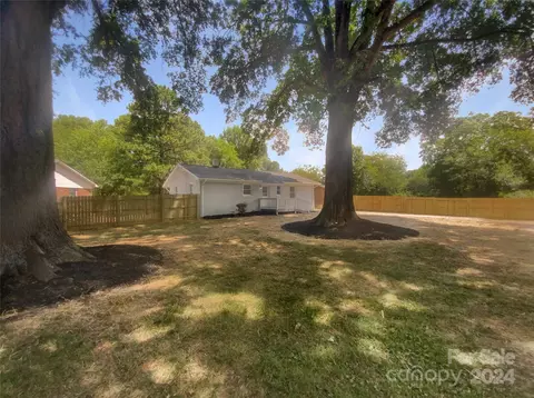 Exterior - 509 Cardinal Ct, Davidson, NC 28036 photo 2 of 2