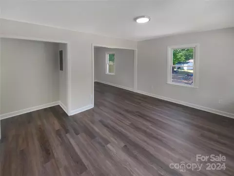Living - 509 Cardinal Ct, Davidson, NC 28036 photo 2 of 2