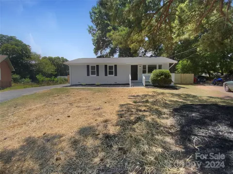 509 Cardinal Ct, Davidson, NC 28036