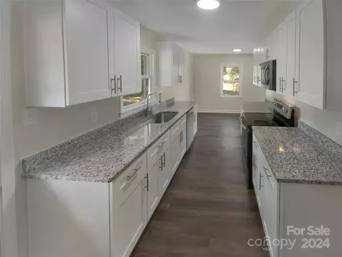 Kitchen - 509 Cardinal Ct, Davidson, NC 28036 photo 1 of 2