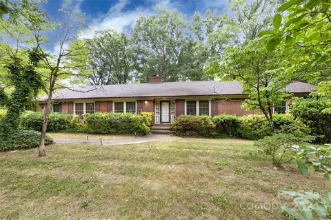 831 Coulwood Dr, Charlotte, NC 28214