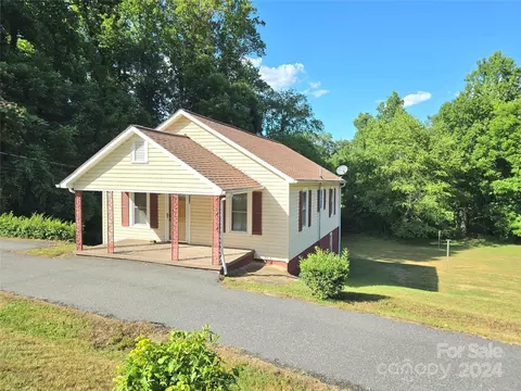 219 Allen St, Morganton, NC 28655