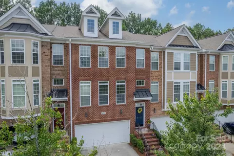 3223 Luke Crossing Dr, Charlotte, NC 28226