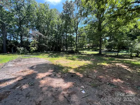 100 Crestview 25 Ln #25, Morganton, NC 28655 photo 4