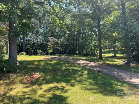 100 Crestview 25 Ln #25, Morganton, NC 28655 photo 2