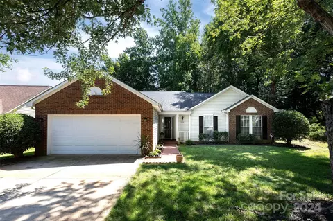 5408 Groveton Ct, Charlotte, NC 28269