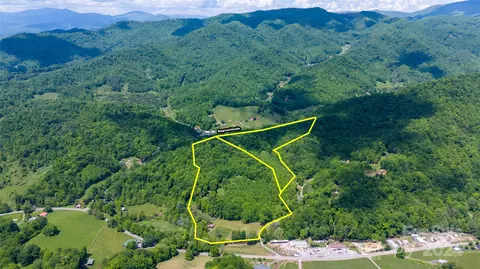 000 Sheets Farm Rd, Bakersville, NC 28705