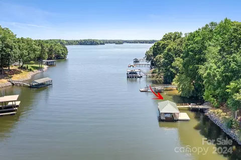 195 Paradise Peninsula Rd, Mooresville, NC 28117