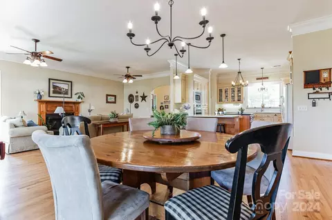 Dining - 324 Whiteplains Pl, Gilbert, SC 29054 photo 1 of 3