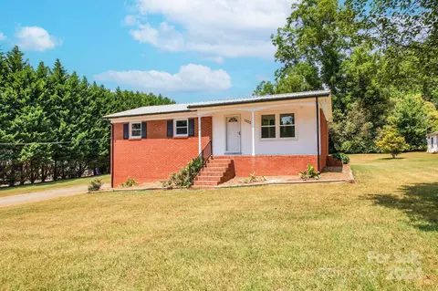1022 Loblolly Ln, Newton, NC 28658