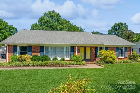 6309 Clearwater Dr, Indian Trail, NC 28079
