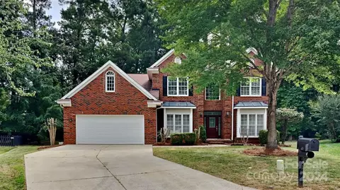 4404 Red Holly Ct, Charlotte, NC 28215