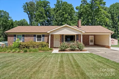 128 Dj Dr, Statesville, NC 28625