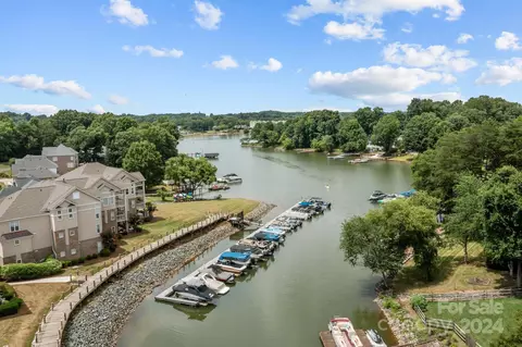 108 Pier 33 403 Dr #403, Mooresville, NC 28117