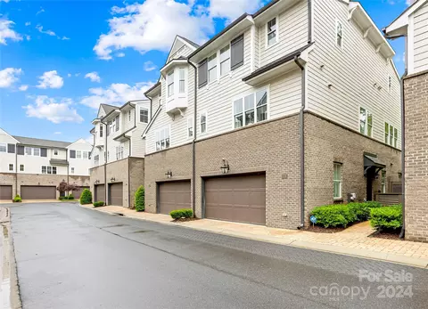 1216 Cotswold Pl, Charlotte, NC 28211