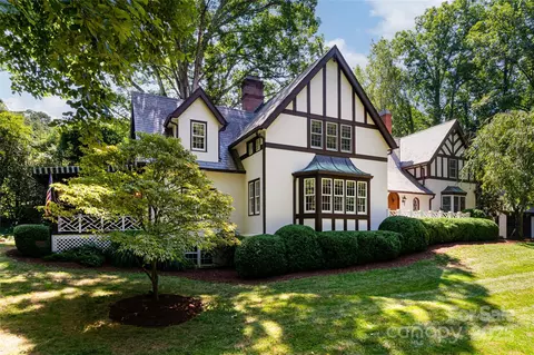384 Vanderbilt Rd, Asheville, NC 28803