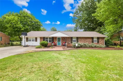 204 N Roxford Rd, Kings Mountain, NC 28086