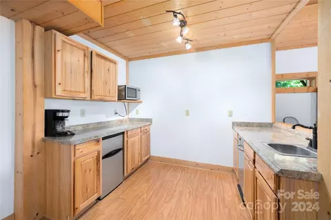 84 Back River Trl, Marshall, NC 28753 photo 17