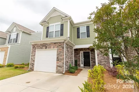 825 Canoe Song Rd, Fort Mill, SC 29708