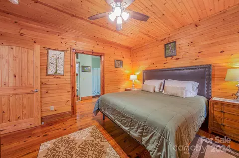 Bedroom - 428 Riverview Dr, Marshall, NC 28753 photo 2 of 4