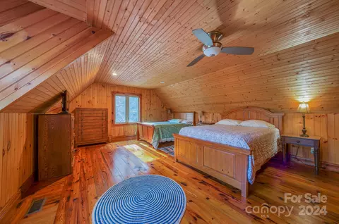 Bedroom - 428 Riverview Dr, Marshall, NC 28753 photo 3 of 4