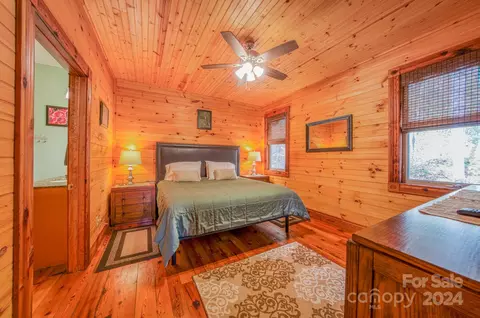 Bedroom - 428 Riverview Dr, Marshall, NC 28753 photo 1 of 4