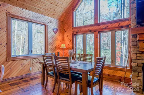 Dining - 428 Riverview Dr, Marshall, NC 28753 photo 2 of 2