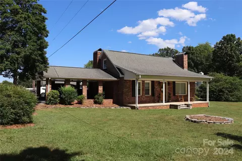 1955 Connelly Springs Rd, Lenoir, NC 28645