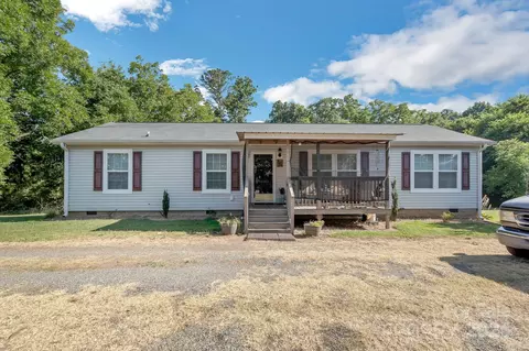 560 Jennings Rd, Statesville, NC 28625