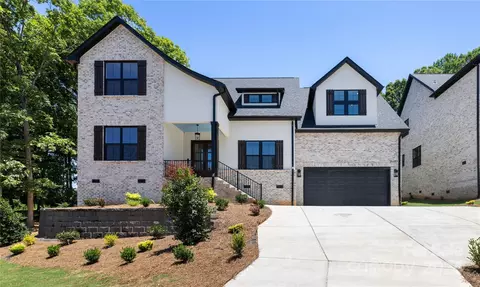 16403 Riverpointe Dr, Charlotte, NC 28278