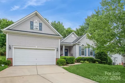 810 Ultegra Ct, Fort Mill, SC 29715