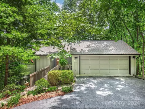 32 Cedarwood Ln, Asheville, NC 28803