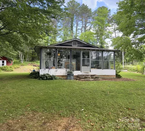 128 Jason Mccall Cemetery Rd, Balsam Grove, NC 28708