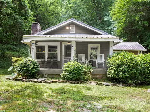 395 Buffalo Creek Rd, Lake Lure, NC 28746