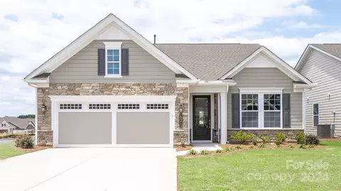 10213 Superb Ln, Charlotte, NC 28215