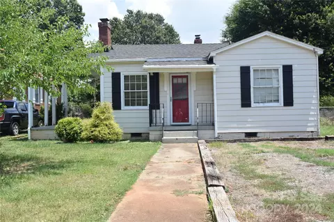 135 S Ervin Ave, Newton, NC 28658