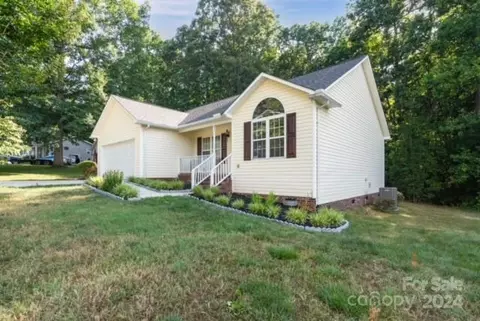 1934 Lake Run Dr, Statesville, NC 28625