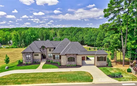 2737 Holbrook Rd, Fort Mill, SC 29715