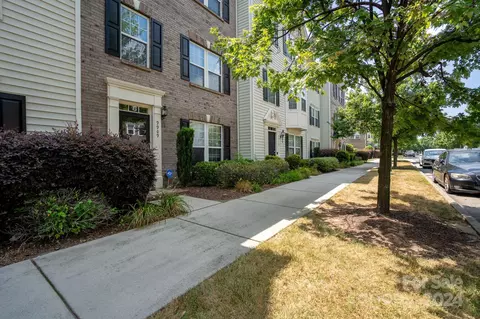 9909 Kings Parade Blvd, Charlotte, NC 28273