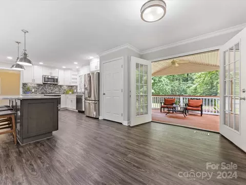 4114 Brookview Dr, Charlotte, NC 28205