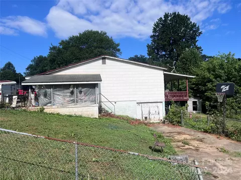 281 Glenwood Dr, Marion, NC 28752