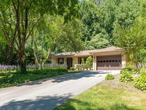 1707 Hummingbird Ln, Hendersonville, NC 28792