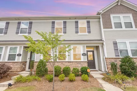 11024 Chalkbark Ln, Charlotte, NC 28262