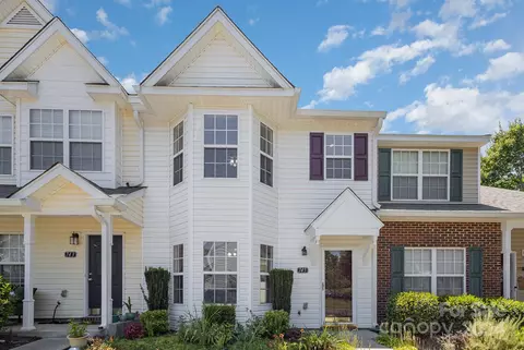 745 Rock Lake Gln, Fort Mill, SC 29715