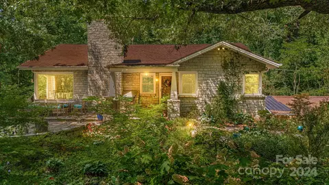30 Devereux Ln, Asheville, NC 28803