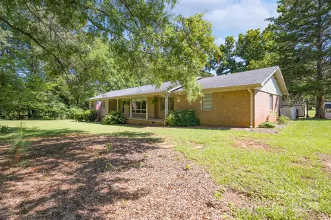 1810 Robin Dr, Lancaster, SC 29720 photo 9