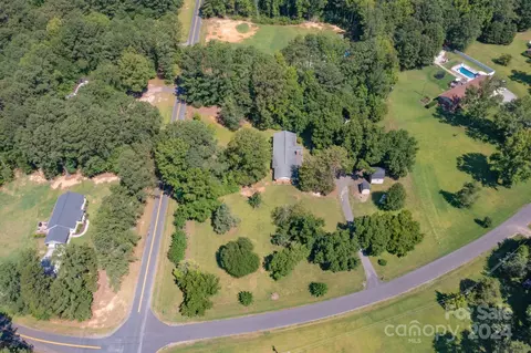 1810 Robin Dr, Lancaster, SC 29720 photo 4