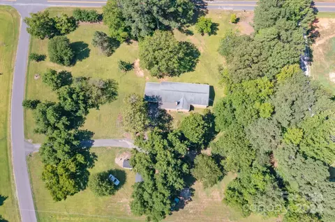 1810 Robin Dr, Lancaster, SC 29720 photo 7