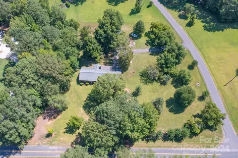 1810 Robin Dr, Lancaster, SC 29720 photo 5
